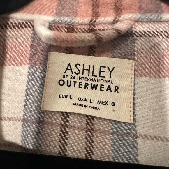Ashley by 26 International Cropped Flannel Jacket size large - Picture 3 of 4